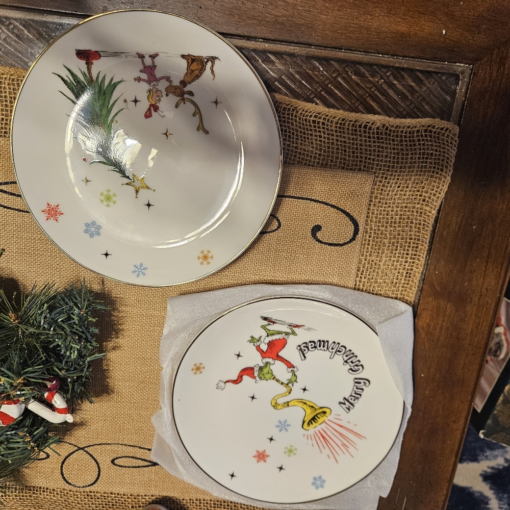 Grinch Accent Platea - Picture 2 of 4